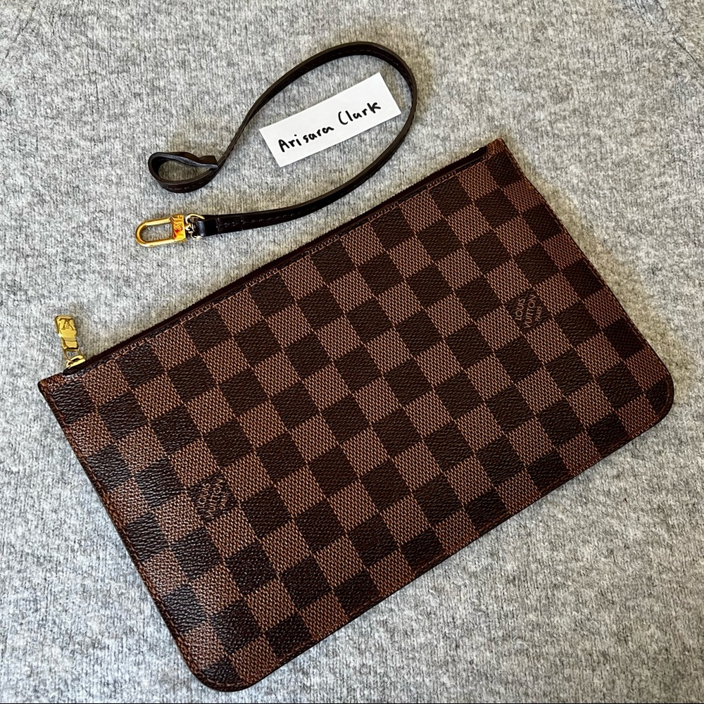 SOLD!!!Louis Vuitton Damier Neverfull MM wristlet pouch